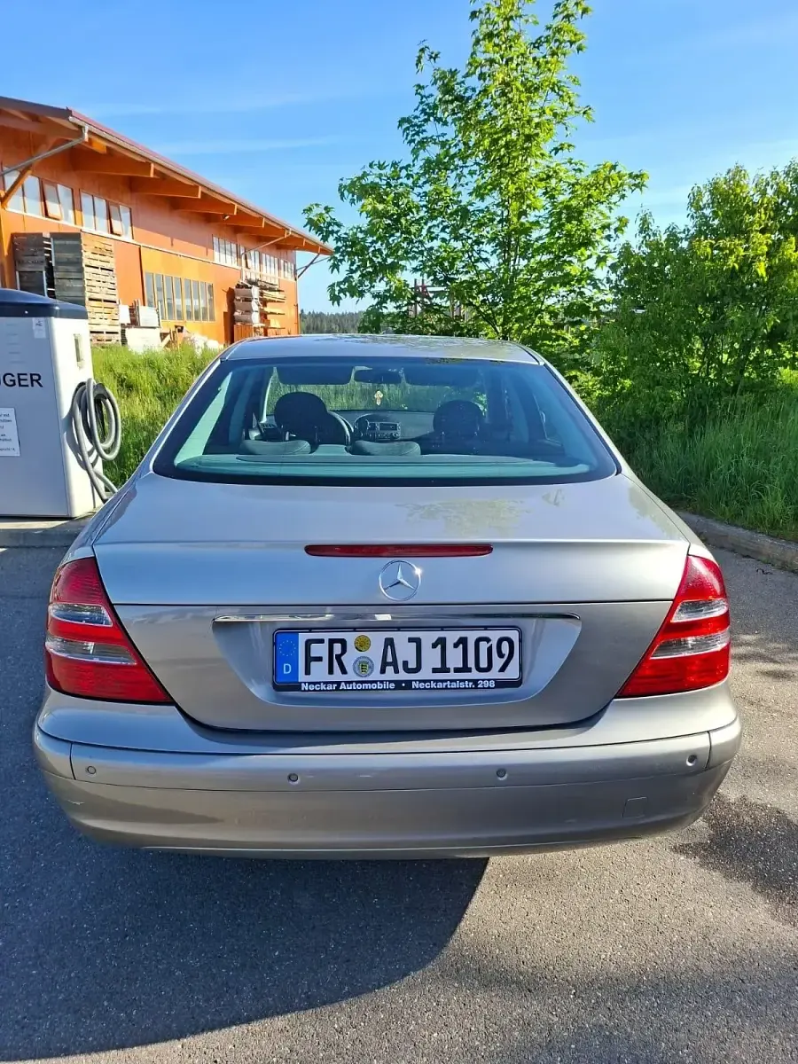 Gebraucht Mercedes E240 177 PS (130 kW) 2002 Limousine