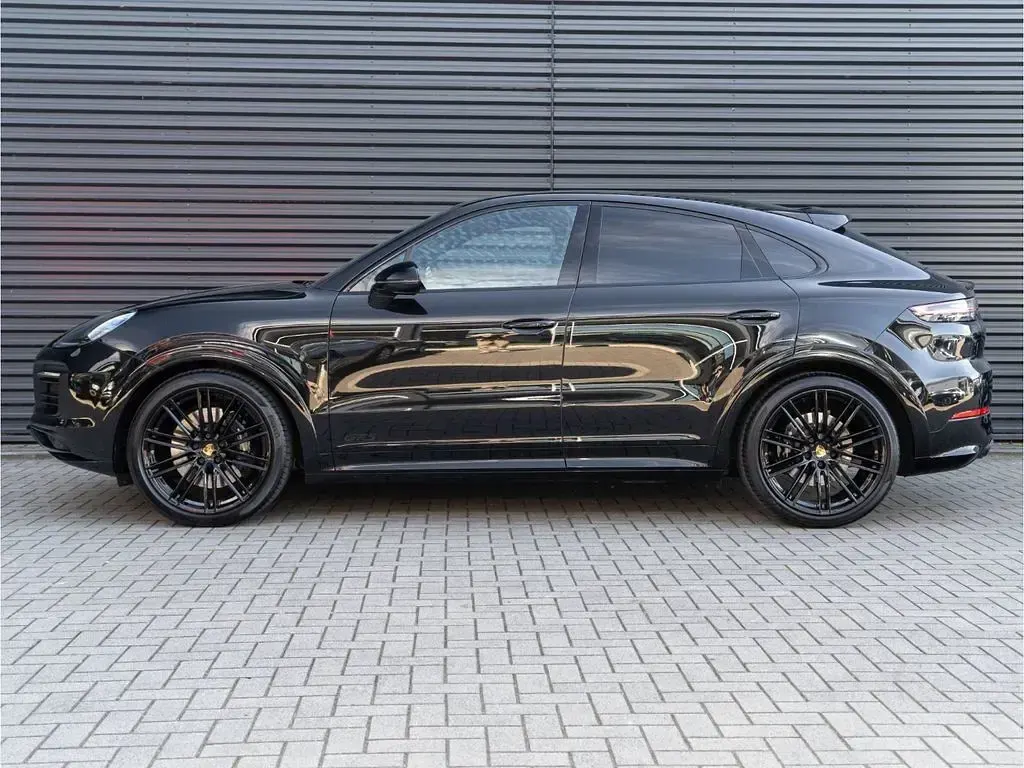 Gebraucht Porsche Cayenne GTS 460 PS (338 kW) 2023 Schwarz SUV