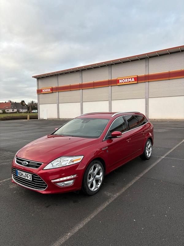 Rot Gebraucht 2013 Ford Mondeo Titanium X Kombi | 7.899 € (Fairer Preis) - Bild 1/4