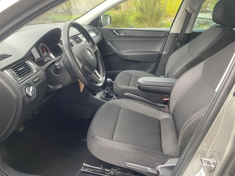 Gebraucht Skoda Rapid Drive 105 PS (77 kW) 2014 Beige Kleinwagen