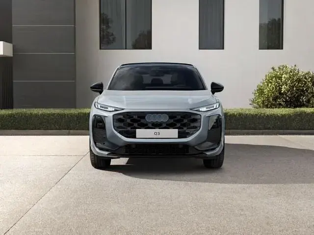 Neu Audi Q3 Sportback Sport 272 PS (200 kW) 2026 Grau SUV