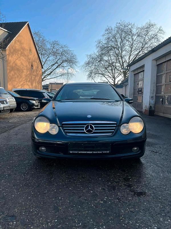 Gebraucht Mercedes C180 143 PS (105 kW) 2003 Schwarz Coupé