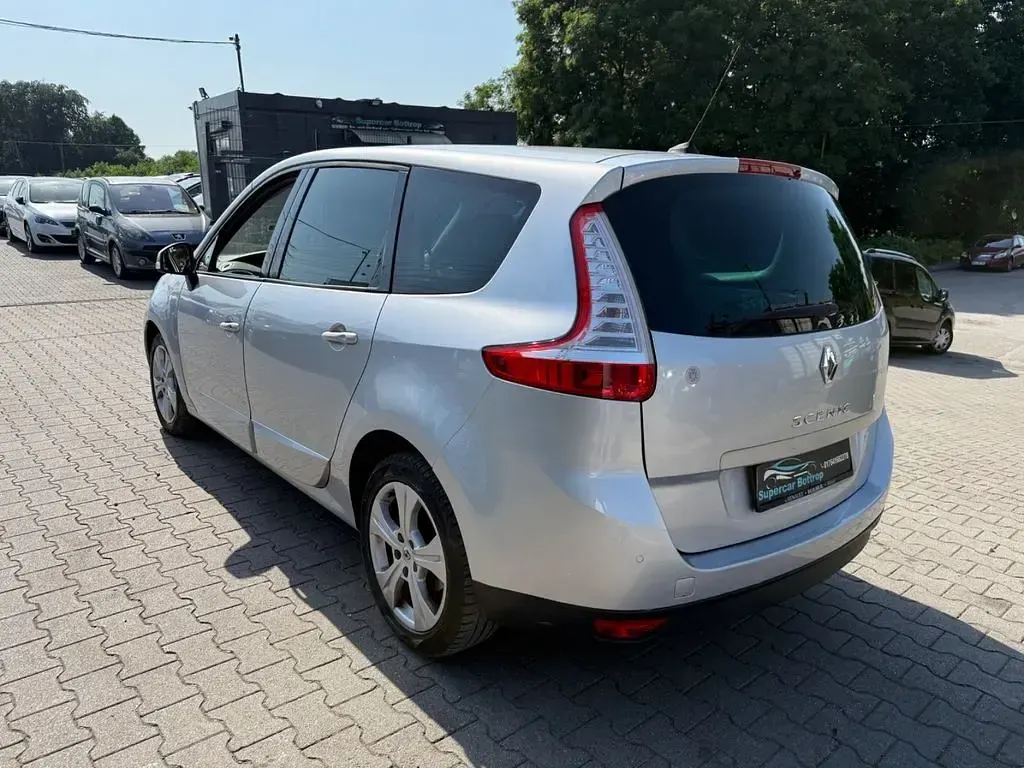 Gebraucht Renault Scénic III Luxe 140 PS (102 kW) 2010 Silber Van / Kleinbus