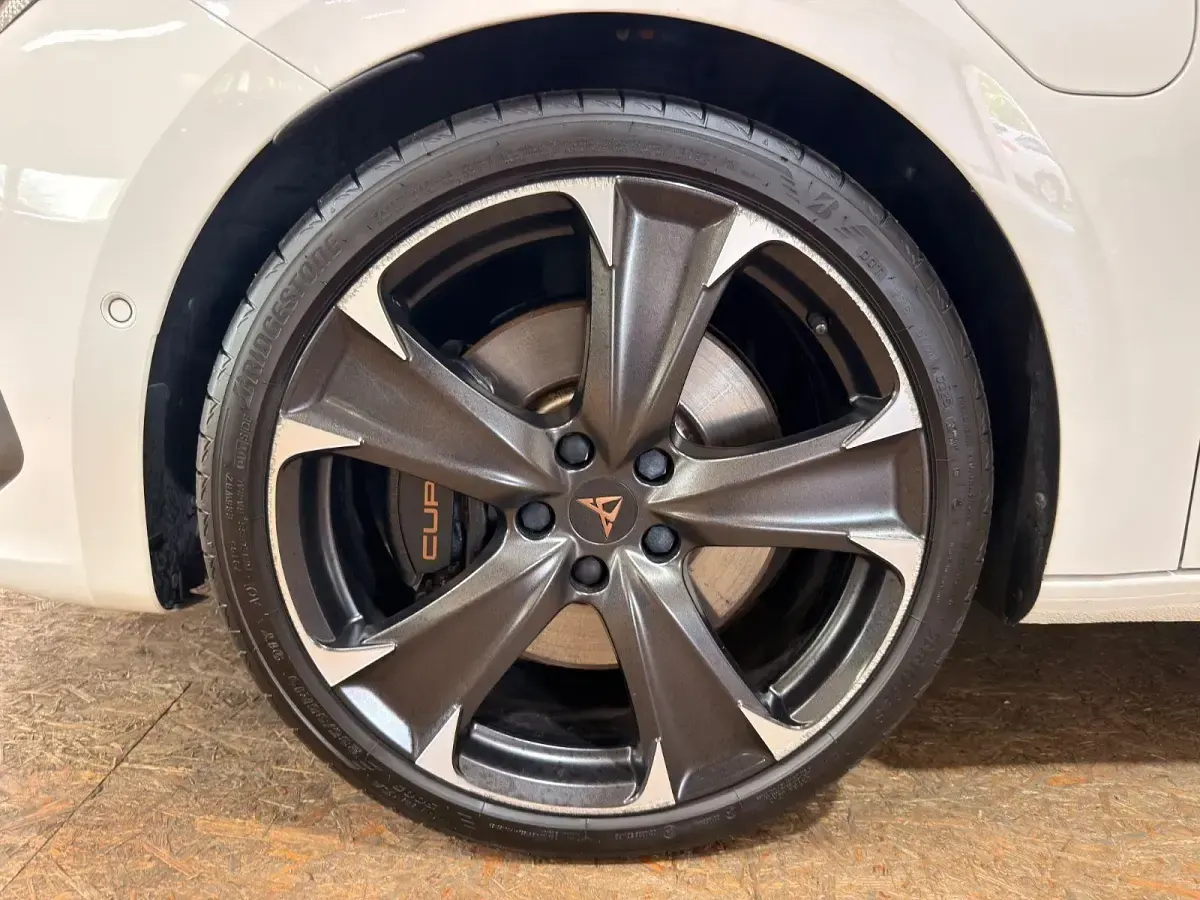 Gebraucht Cupra Leon VZ 150 PS (110 kW) 2023 Weiß Limousine