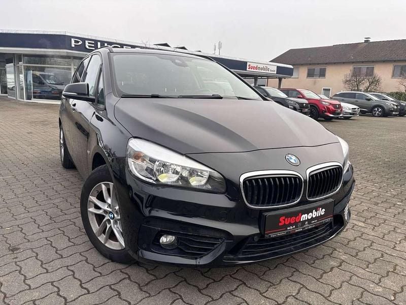Schwarz 2 Gebraucht 2015 BMW 220 Sport Line Van / Kleinbus | 17.850 € (Fairer Preis) - Bild 1/4
