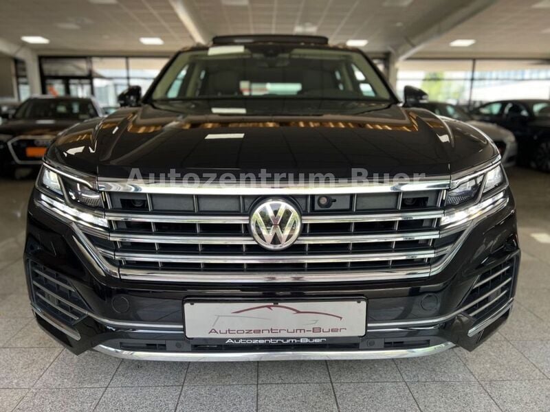 Gebraucht VW Touareg Atmosphere 286 PS (210 kW) 2018 Deep black perleffekt SUV
