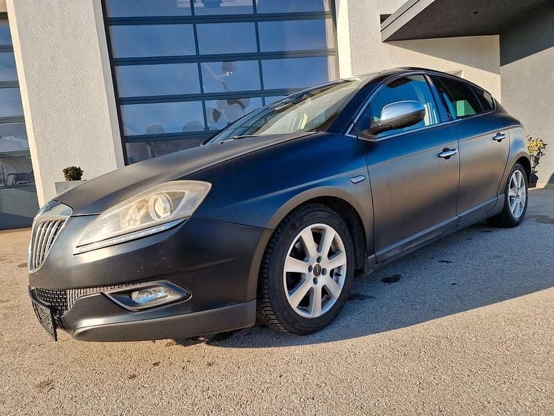 Gebraucht Lancia Delta 140 PS (102 kW) 2012 Schwarz Kleinwagen