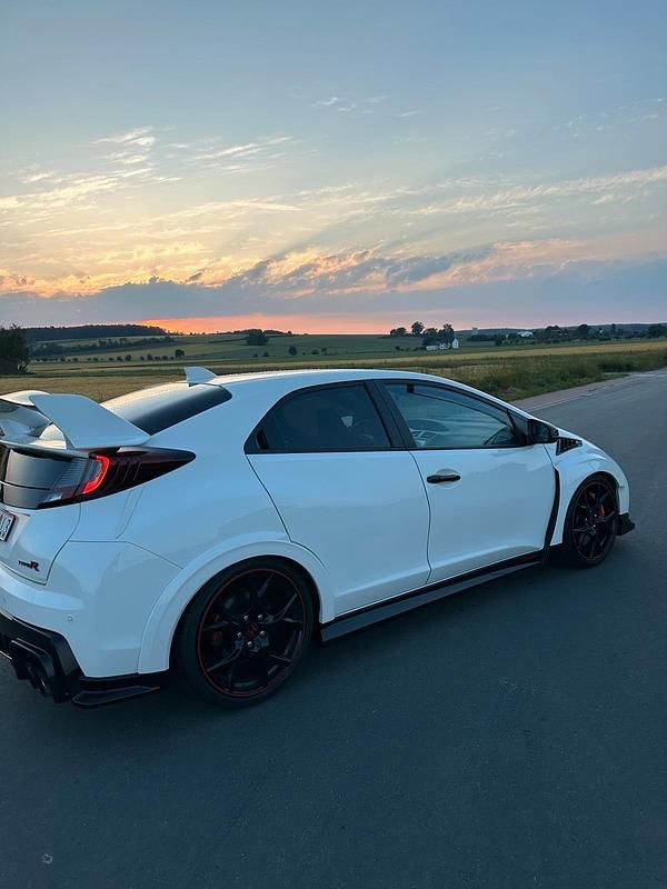 Weiß Gebraucht 2017 Honda Civic Type R GT Limousine | 29.990 € (Fairer Preis) - Bild 1/4