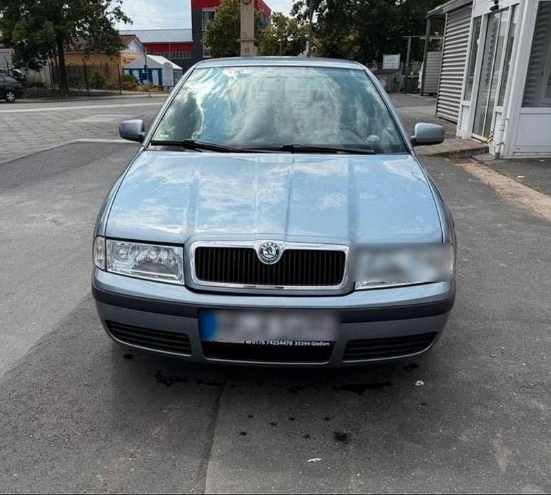 Grau Gebraucht 2005 Skoda Octavia Limousine | 2.400 € (Fairer Preis) - Bild 1/4