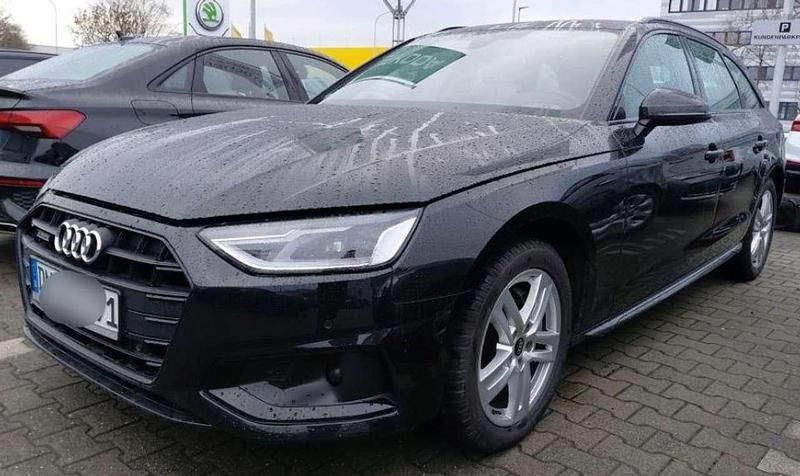 Gebraucht Audi A4 Advanced 204 PS (150 kW) 2022 Mythosschwarz metallic Kombi