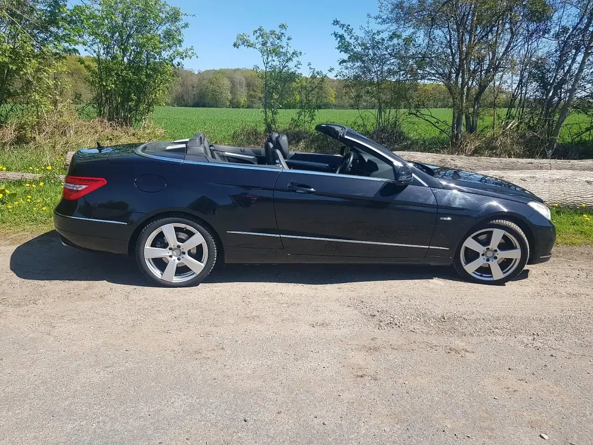 Usata Mercedes E350 265 CV (194 kW) 2011 Nero Cabrio