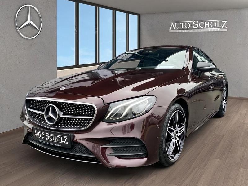 Rot Gebraucht 2018 Mercedes E300 AMG Coupé | 38.346 € (Fairer Preis) - Bild 1/4