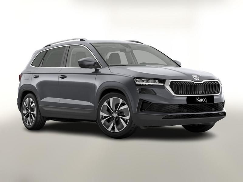 Stahlgrau Neu 2025 Skoda Karoq Lounge SUV | 35.226 € (Fairer Preis) - Bild 1/4