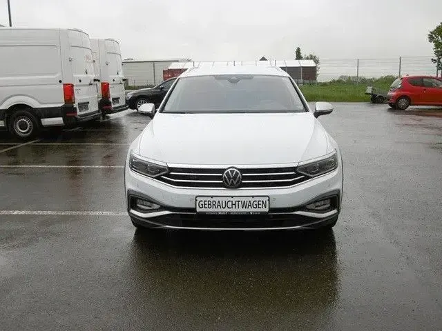 Gebraucht VW Passat Alltrack 200 PS (147 kW) 2023 Gletscherweiß Kombi