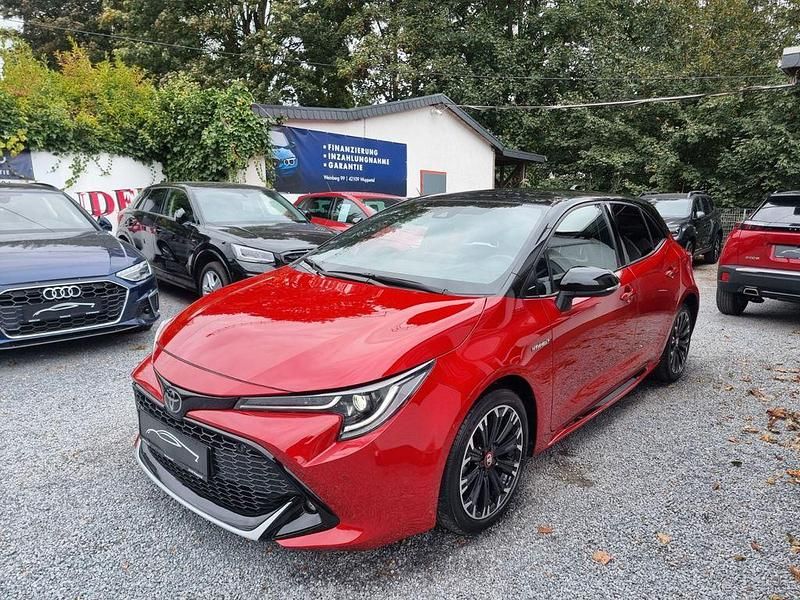 Rot Gebraucht 2021 Toyota Corolla Limousine | 23.450 € (Fairer Preis) - Bild 1/4