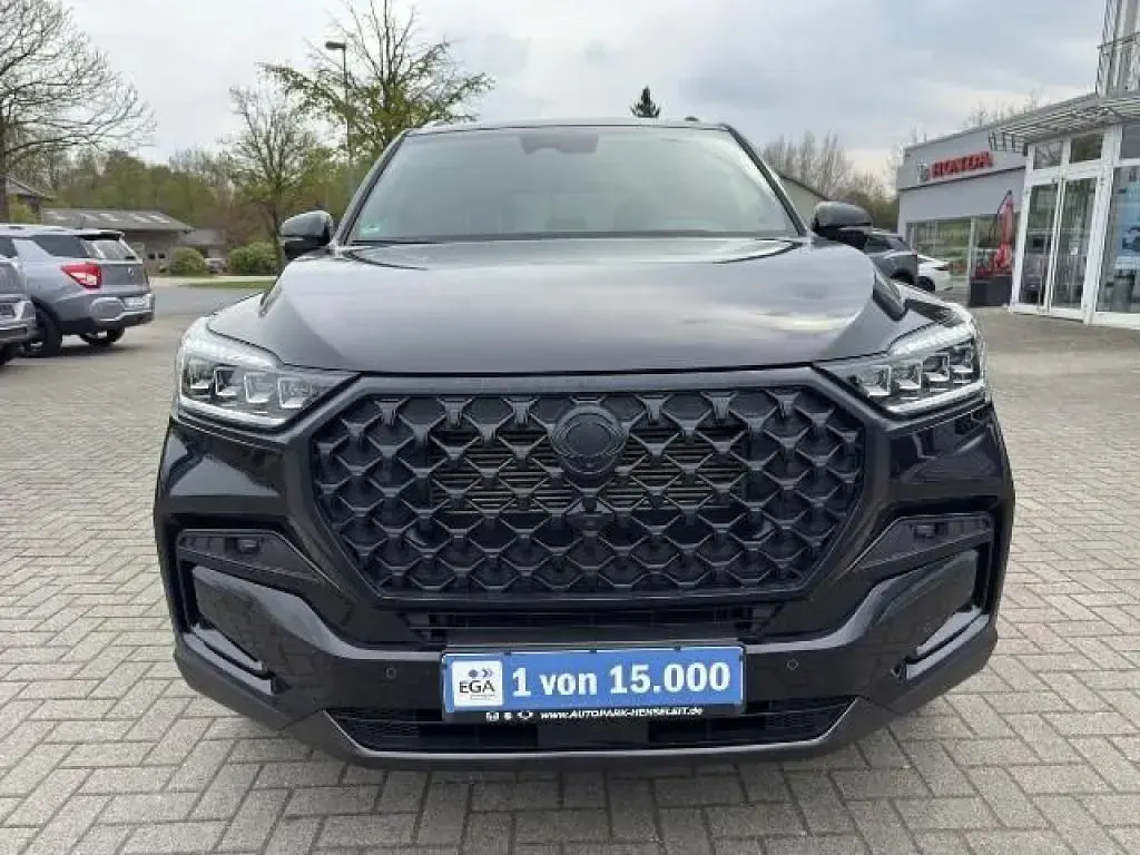 Gebraucht SsangYong Rexton Sapphire 203 PS (149 kW) 2022 Space black (metallic) SUV