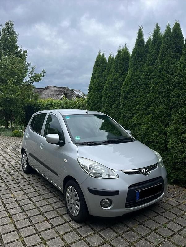 Silber Gebraucht 2008 Hyundai i10 Kleinwagen | 600 € - Bild 1/4
