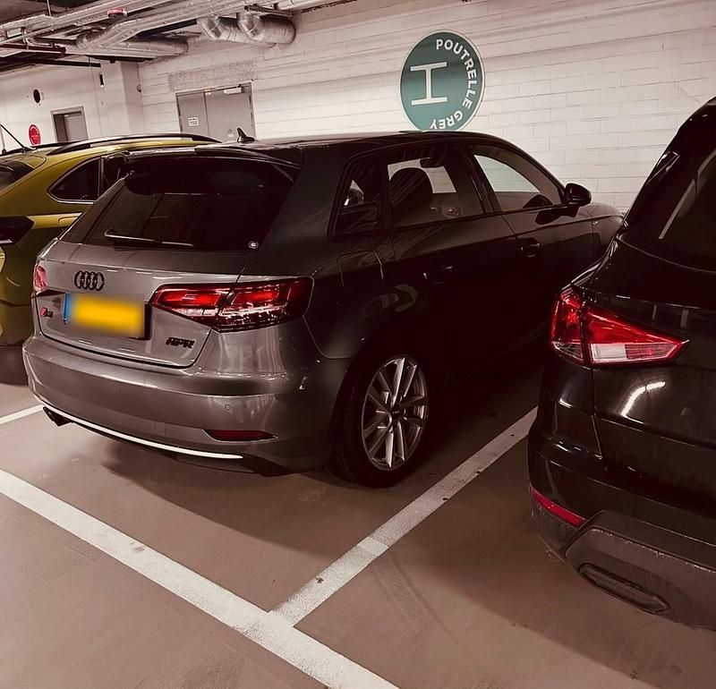 Gebraucht Audi A3 Sport 150 PS (110 kW) 2018 Grau Limousine