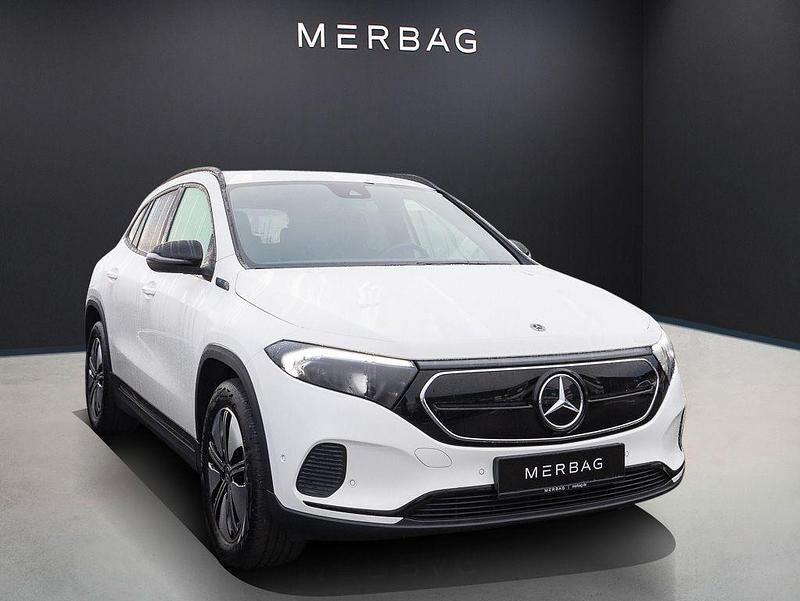 Gebraucht Mercedes EQA250 139 kW (190 PS) 2022 Unilack polarweiß SUV
