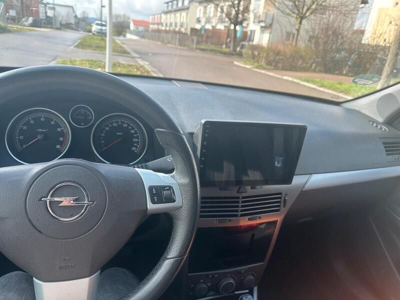 Blau Gebraucht 2006 Opel Astra Limousine | 1.990 € (Fairer Preis) - Bild 1/4