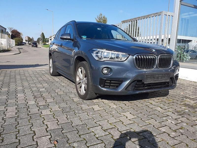 Grau Gebraucht 2018 BMW X1 Sport Line SUV | 22.900 € (Fairer Preis) - Bild 1/4