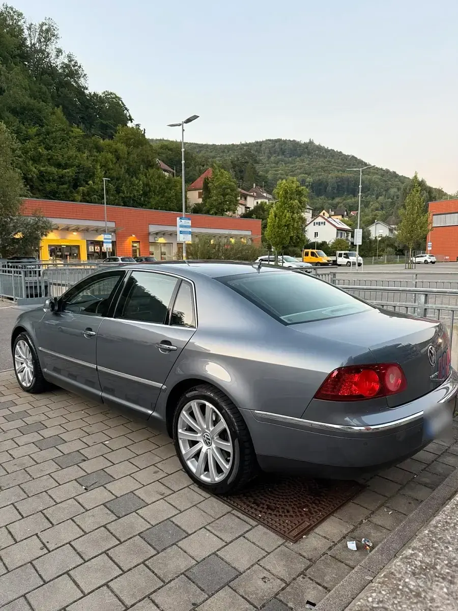 Gebraucht VW Phaeton 239 PS (175 kW) 2008 Grau Limousine
