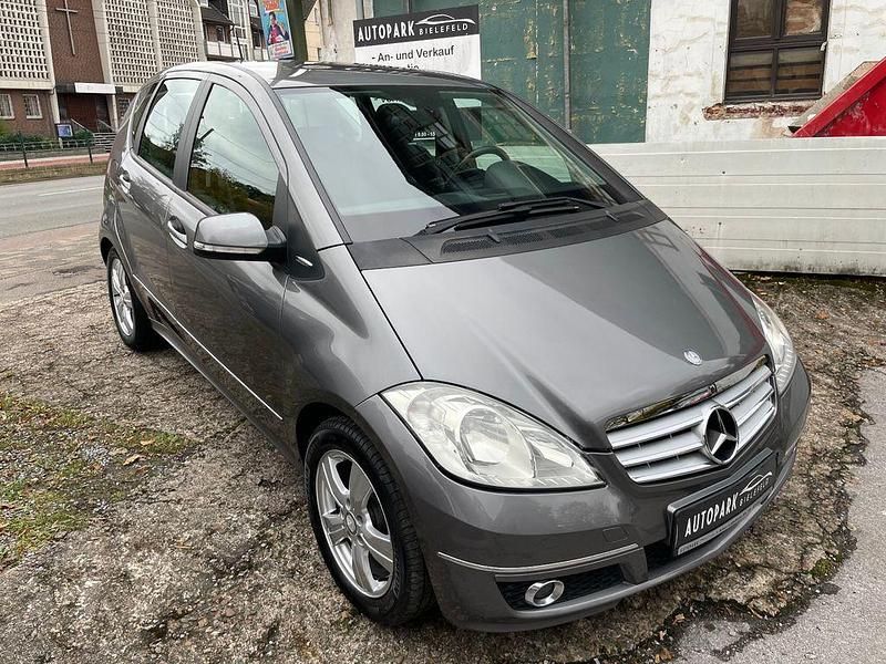 Grau Gebraucht 2009 Mercedes A160 Avantgarde Limousine | 6.950 € (Etwas zu teuer) - Bild 1/4