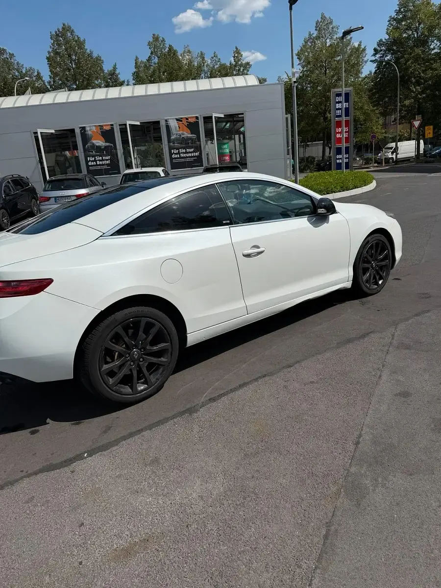 Gebraucht Renault Laguna Coupé 179 PS (131 kW) 2013 Weiß Coupé
