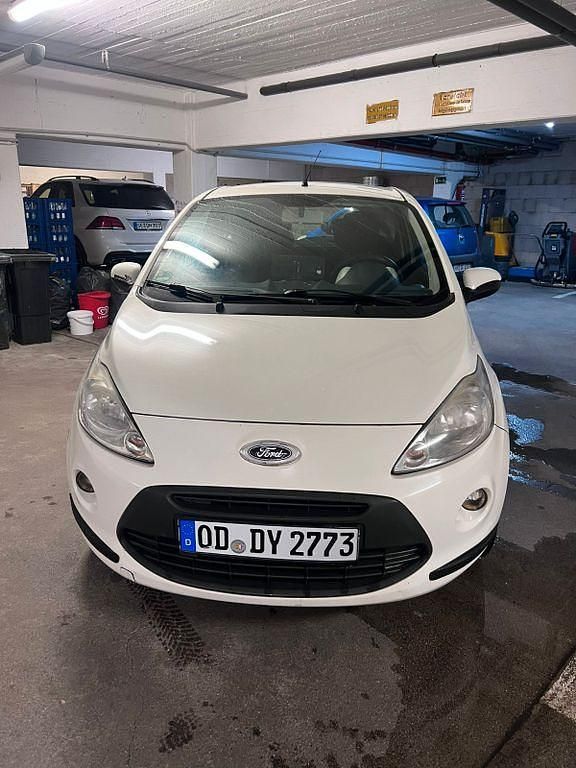 Weiß Gebraucht 2009 Ford Ka Titanium Kleinwagen | 1.950 € (Fairer Preis) - Bild 1/3