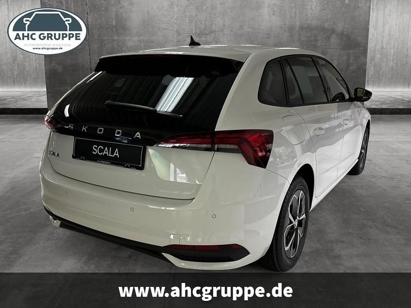 Gebraucht Skoda Scala Selection 95 PS (69 kW) 2024 Candyweiss Kleinwagen