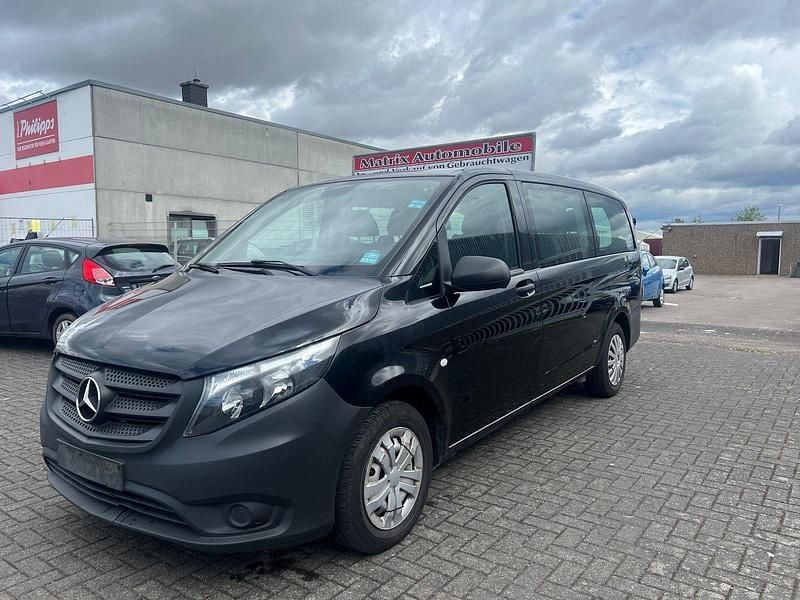 Schwarz Gebraucht 2017 Mercedes Vito Van / Kleinbus | 10.499 € - Bild 1/4