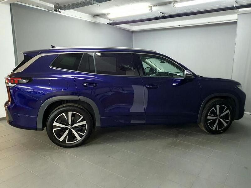 Gebraucht VW Tayron Elegance 150 PS (110 kW) 2025 Ultramarinblau (metallic) SUV