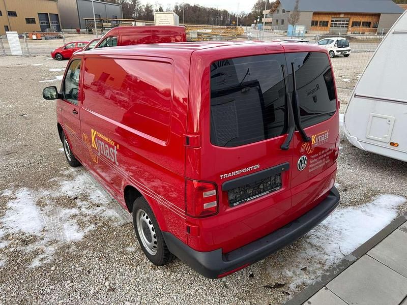 Gebraucht VW Transporter 102 PS (75 kW) 2019 Kirschrot Van
