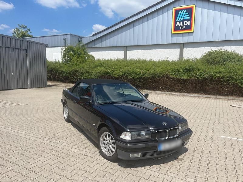 Gebraucht BMW 318 Cabriolet 116 PS (85 kW) 1998 Schwarz Cabrio