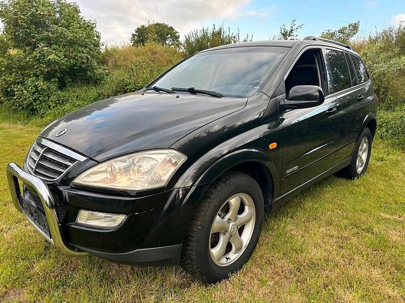 Schwarz Gebraucht 2009 Ssangyong Kyron SUV | 2.500 € - Bild 1/4