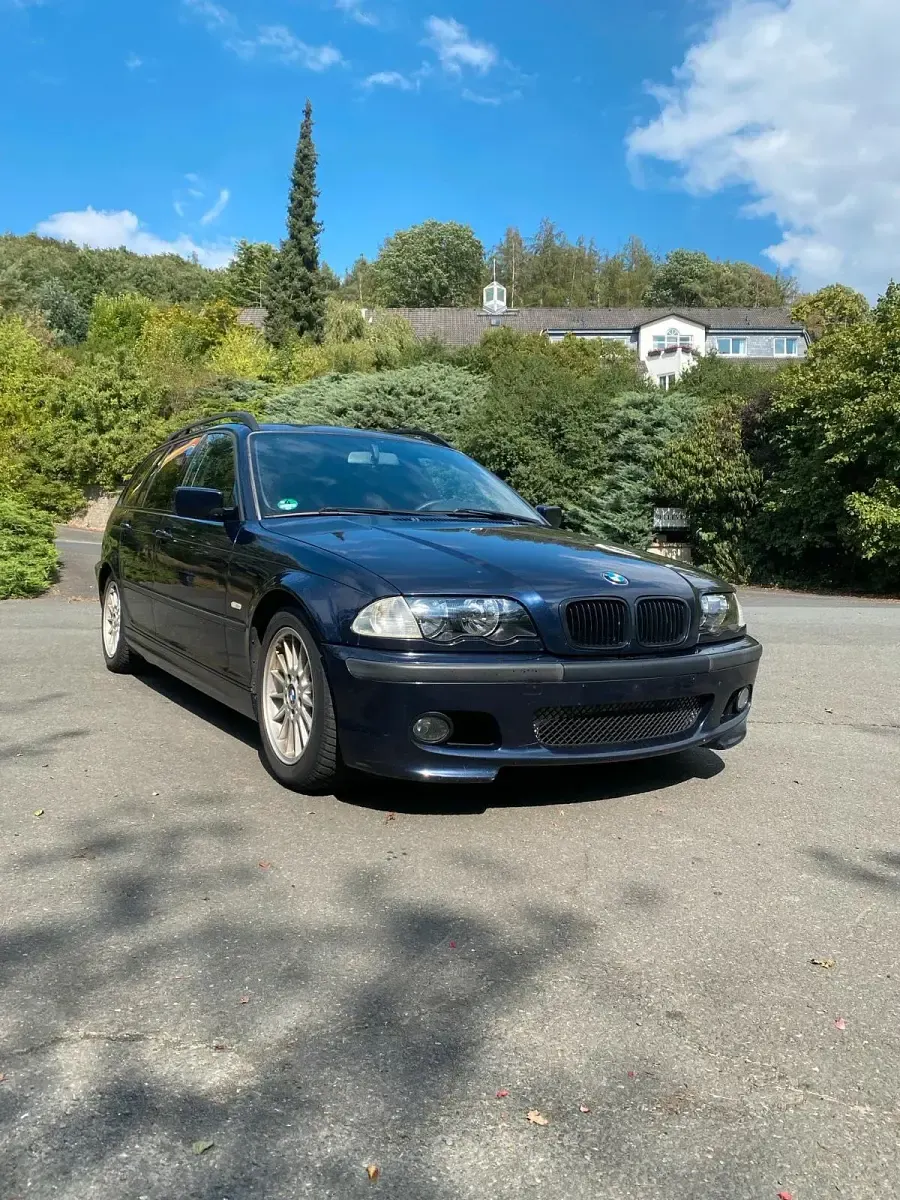 Gebraucht BMW 320 M Sport 170 PS (125 kW) 2001 Blau Kombi