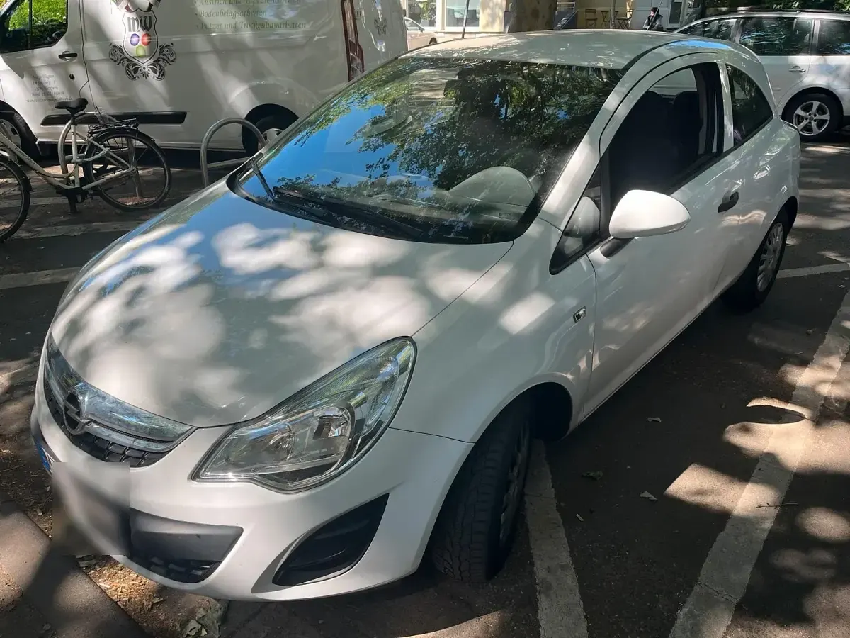 Gebraucht Opel Corsa 75 PS (55 kW) 2012 Weiß Kleinwagen