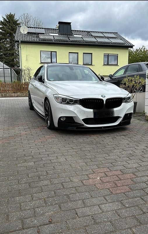 Weiß Gebraucht 2016 BMW 328 Gran Turismo M Performance Coupé | 15.400 € - Bild 1/4