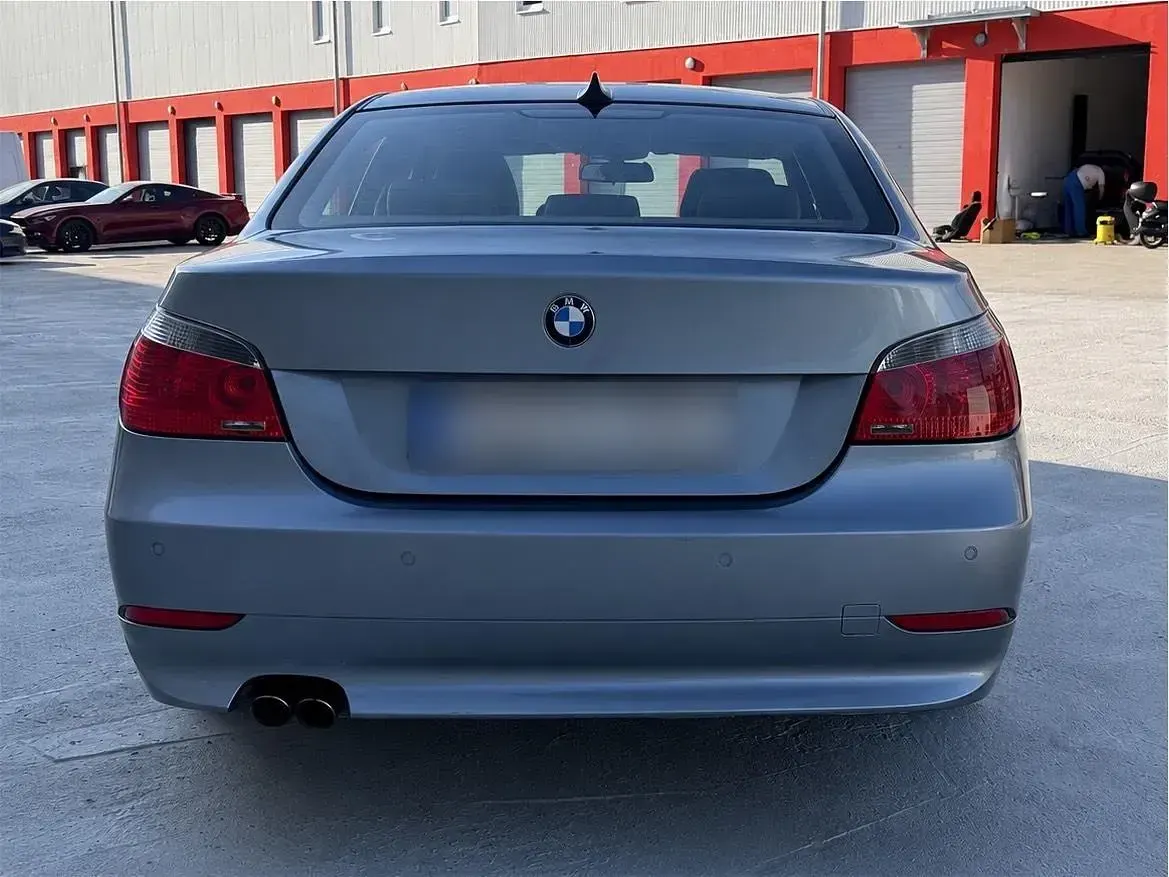 Gebraucht BMW 520 170 PS (125 kW) 2004 Grau Limousine