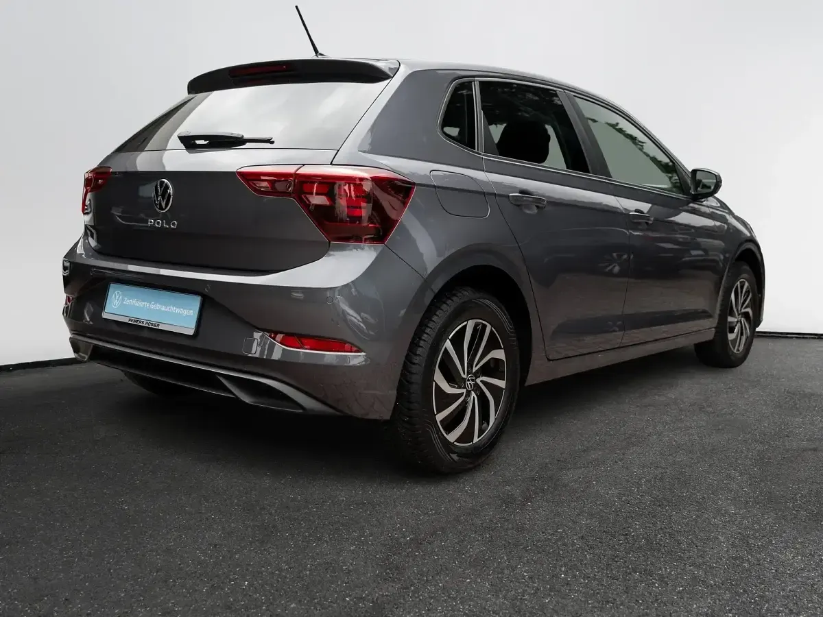 Gebraucht VW Polo 80 PS (58 kW) 2022 Grau Kleinwagen