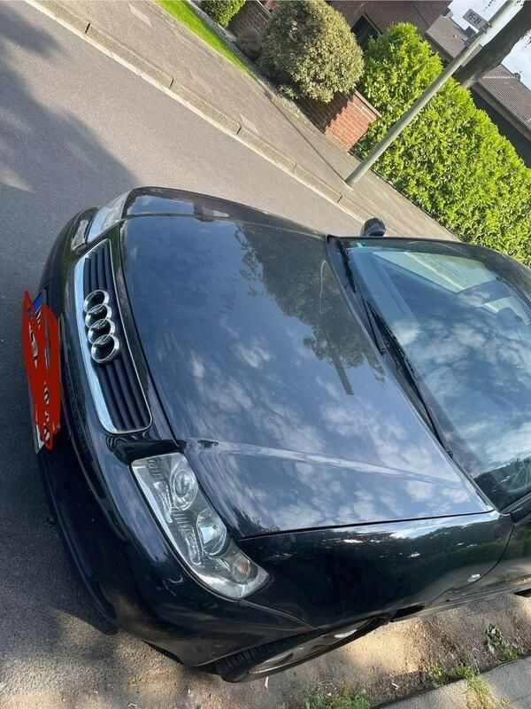 Schwarz Gebraucht 2002 Audi A3 Attraction Limousine | 600 € - Bild 1/4
