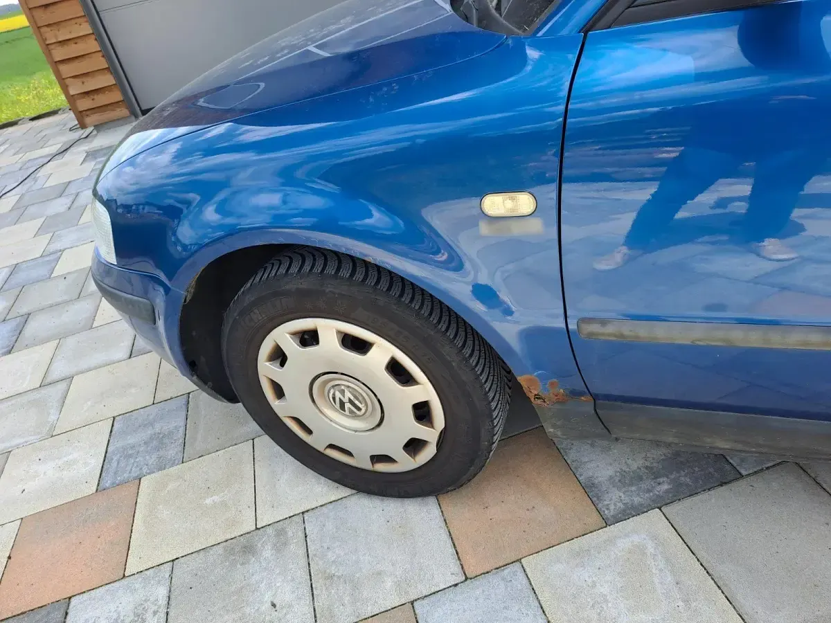 Usata VW Passat 101 CV (74 kW) 1999 Blu Station wagon