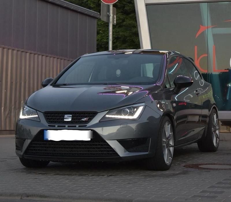 Grau Gebraucht 2016 Cupra Ibiza Kleinwagen | 14.000 € (Fairer Preis) - Bild 1/4