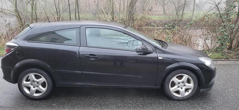 Gebraucht Opel Astra 90 PS (66 kW) 2008 Schwarz Coupé