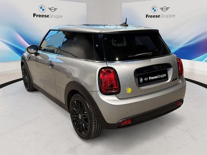 Gebraucht Mini Cooper SE 135 kW (184 PS) 2023 Silber Kleinwagen