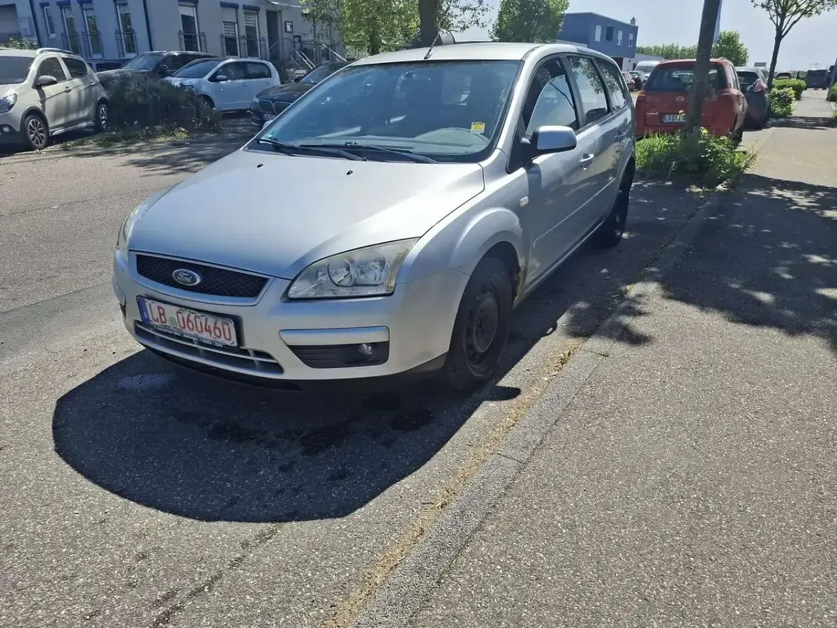 Gebraucht Ford Focus Ambiente 101 PS (74 kW) 2007 Silber Kombi