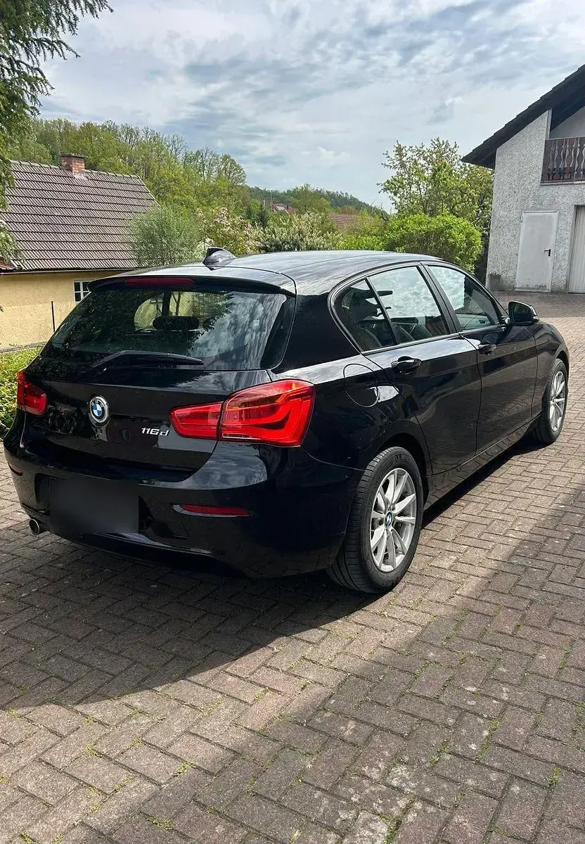 Gebraucht BMW 116 Advantage 116 PS (85 kW) 2017 Schwarz Kleinwagen