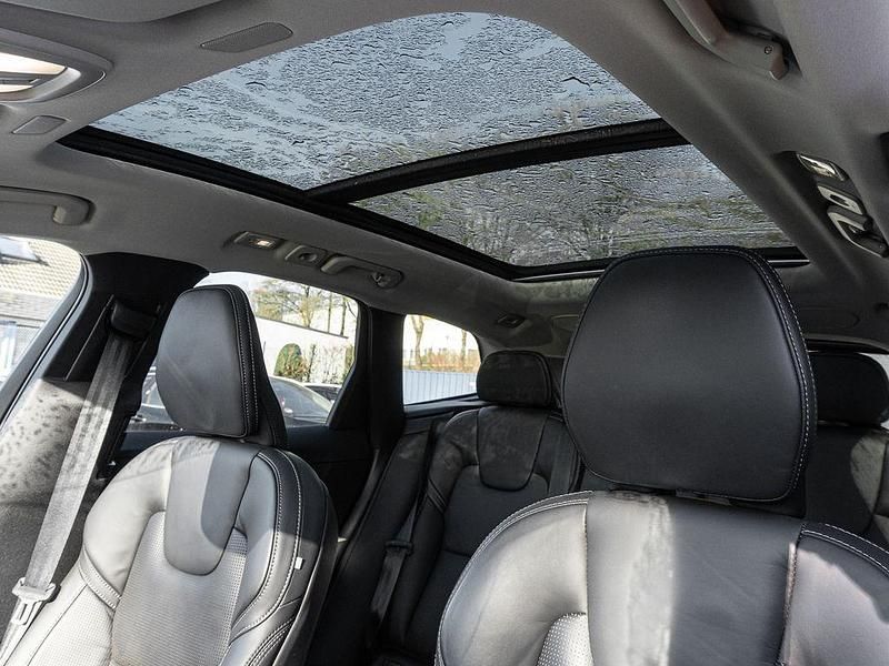 Gebraucht Volvo XC60 Ultimate 250 PS (183 kW) 2024 Schwarz SUV