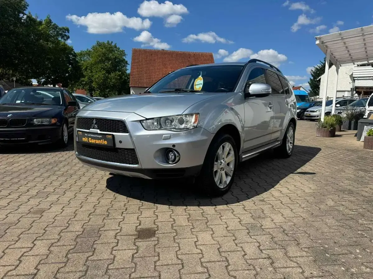 Gebraucht Mitsubishi Outlander Instyle 156 PS (114 kW) 2011 Coolsilber (m) SUV