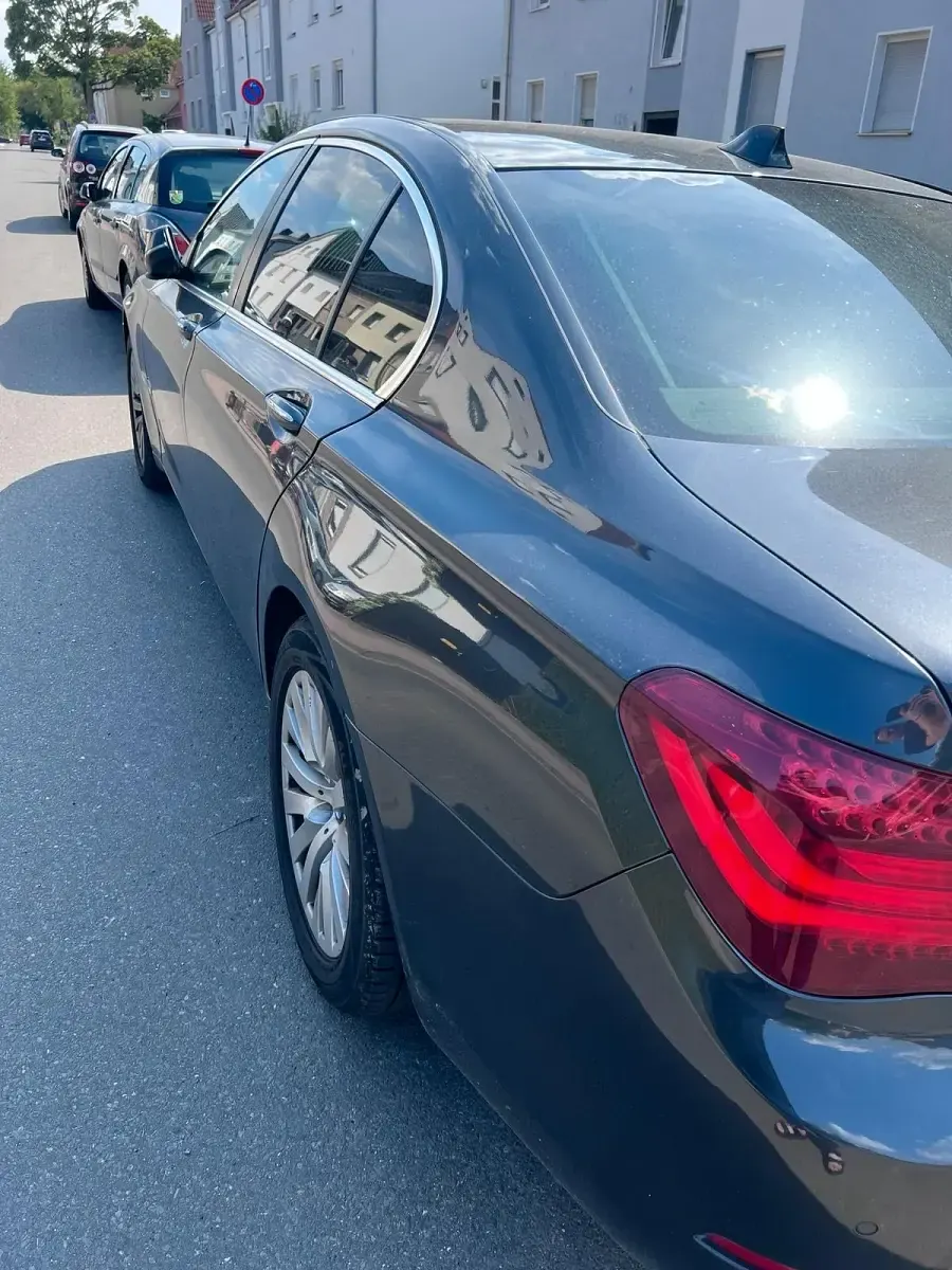 Gebraucht BMW 730 258 PS (189 kW) 2015 Blau Limousine